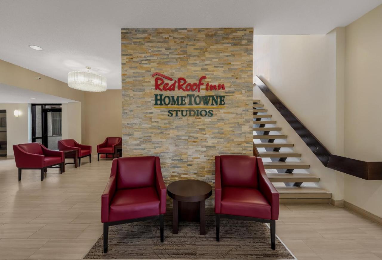Hometowne Studios By Red Roof Painted Post Extérieur photo