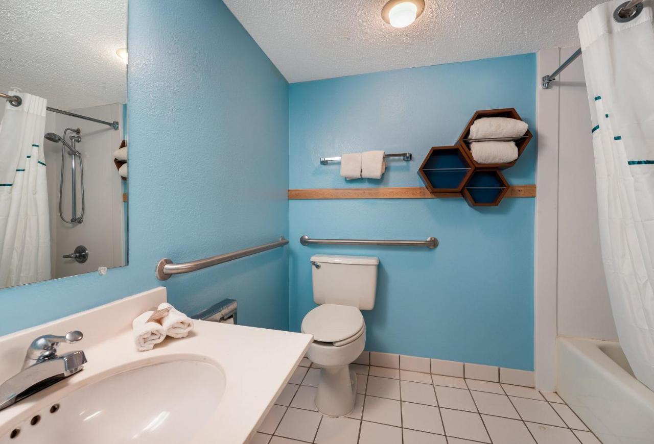 Hometowne Studios By Red Roof Painted Post Extérieur photo